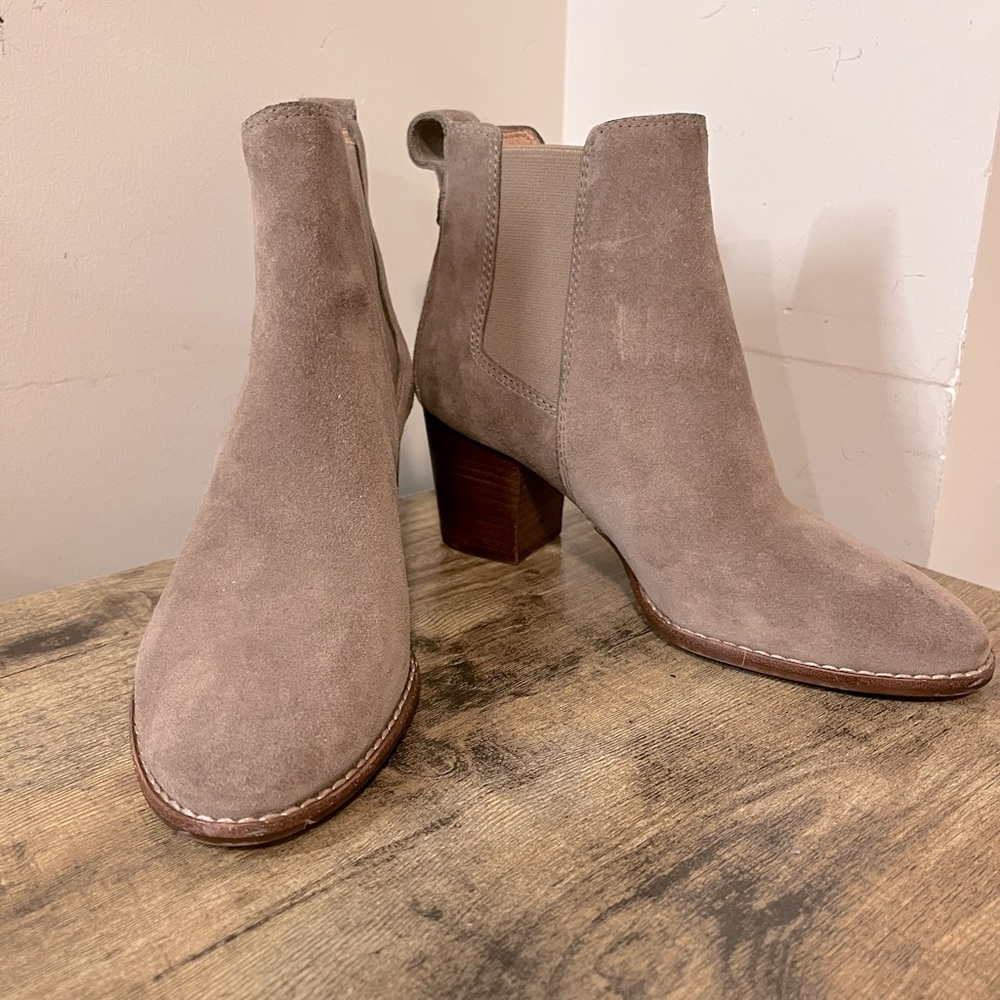 Madewell beige suede ankle booties
